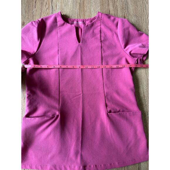 Mandala 5 Pocket Notch Neck Scrub Top Size XS - Picture 3 of 5